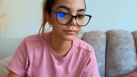 Hello im lady nice to meet you  online show from May 13, 2026, 3:42 pm