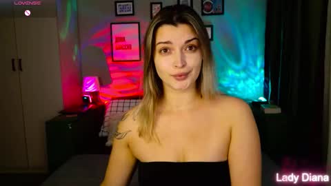 ladylancaster online show from November 14, 2025, 2:38 pm