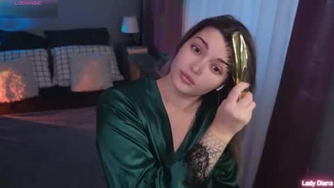 ladylancaster online show from November 28, 2025, 11:57 am