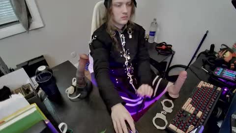 ladymeep online show from December 3, 2025, 3:10 pm