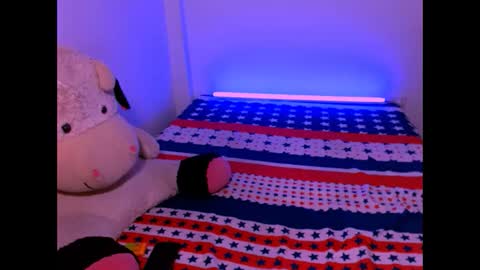 laura online show from November 12, 2025, 2:23 am