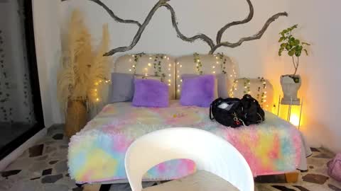 Lady  online show from December 15, 2025, 3:11 am