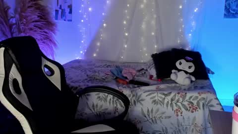 Lady  online show from May 18, 2026, 4:07 am