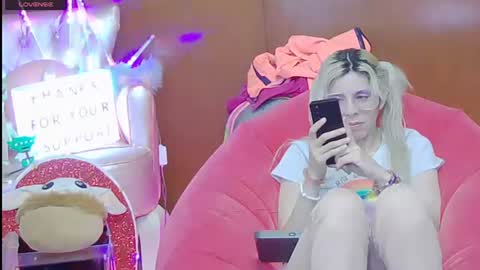 Skinnygirl online show from July 10, 2026, 1:32 am