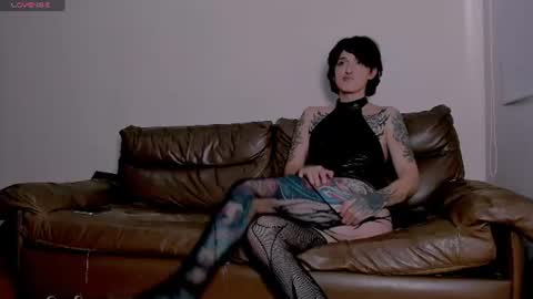 laflur_inkk online show from July 21, 2026, 6:10 pm