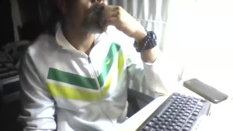 Snapshot of lagenovadura chatting on May 26, 2026, 2:29 am La Genova esta Dura beard boy male dick mastubate latinosexy latinohot latino glasses mature strong stronglegs online show from May 26, 2026, 2:29 am