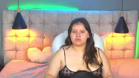 Snapshot of laia_and_aloby chatting on January 9, 2025, 6:47 pm online show from January 9, 2025, 6:47 pm
