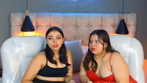 Snapshot of laia_and_aloby chatting on March 12, 2025, 10:50 pm online show from March 12, 2025, 10:50 pm