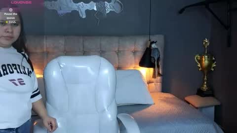 Snapshot of laia_and_aloby chatting on October 17, 2025, 10:12 pm online show from October 17, 2025, 10:12 pm