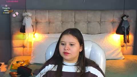 Snapshot of laia_and_aloby chatting on October 18, 2025, 10:21 pm online show from October 18, 2025, 10:21 pm