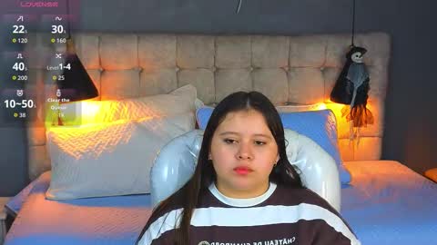 Snapshot of laia_and_aloby chatting on October 20, 2025, 10:21 pm online show from October 20, 2025, 10:21 pm
