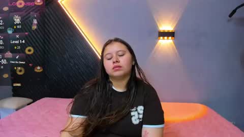 Snapshot of laia_and_aloby chatting on June 10, 2026, 11:13 pm online show from June 10, 2026, 11:13 pm