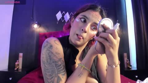 Laia  online show from October 31, 2025, 12:50 pm