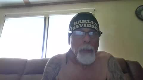 Snapshot of laidbackluxury chatting on June 3, 2026, 3:39 pm laidbackluxury online show from June 3, 2026, 3:39 pm