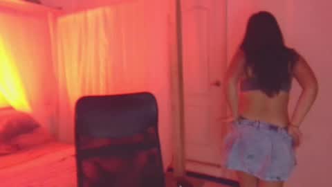 lailaasher online show from November 30, 2025, 1:42 am