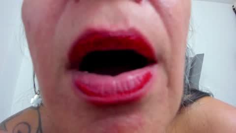 Lailacastillo online show from January 16, 2025, 1:36 pm