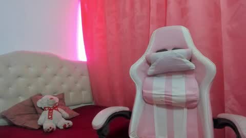 Camila online show from September 14, 2025, 4:44 am