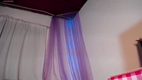 Snapshot of lailamayers chatting on July 24, 2026, 4:21 am Laila online show from July 24, 2026, 4:21 am