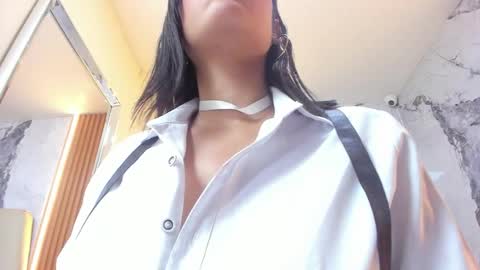   online show from October 31, 2025, 7:48 pm