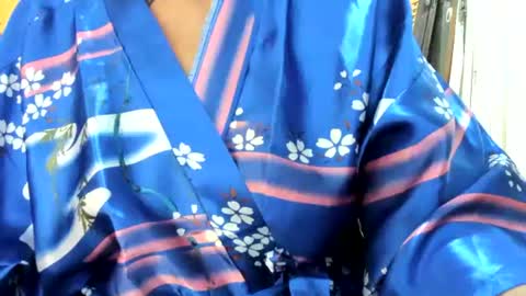 Snapshot of lailasensu chatting on April 10, 2026, 3:17 pm LAILA online show from April 10, 2026, 3:17 pm