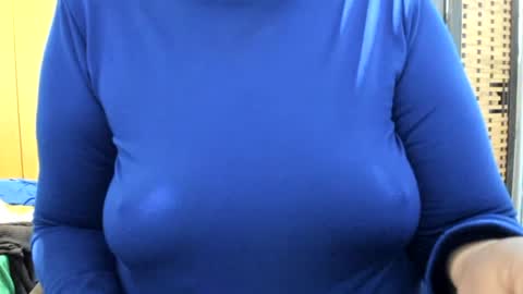 Snapshot of lailasensu chatting on June 25, 2026, 2:10 pm LAILA online show from June 25, 2026, 2:10 pm
