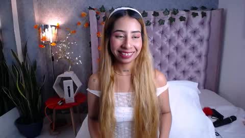 Laila Stilwills online show from December 3, 2025, 4:20 am