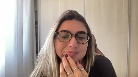 Snapshot of lailayourangel chatting on July 17, 2026, 2:34 pm lailayourangel online show from July 17, 2026, 2:34 pm