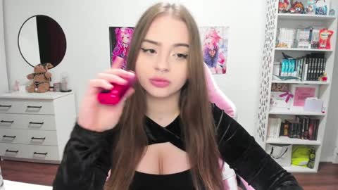 Kira online show from January 28, 2025, 1:05 pm