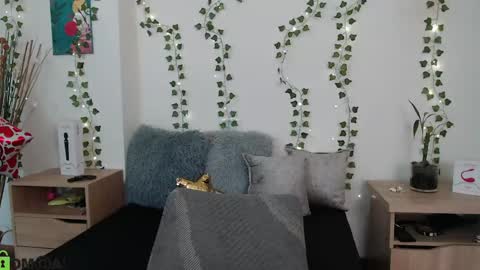 lairen baby online show from April 23, 2026, 11:42 am