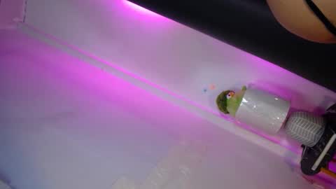 luna  online show from February 16, 2026, 6:37 pm