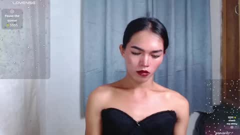 Snapshot of lala_moves chatting on June 10, 2026, 5:28 am Joxie online show from June 10, 2026, 5:28 am