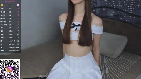 Julia online show from September 23, 2025, 6:16 am