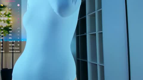 Julia online show from January 18, 2026, 8:01 pm