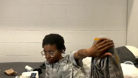 lalunevelvet online show from February 25, 2025, 2:03 am