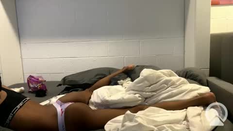 lalunevelvet online show from February 28, 2025, 3:04 am