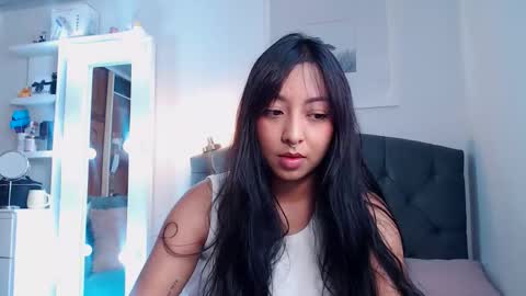 Isabella online show from November 30, 2025, 3:05 pm