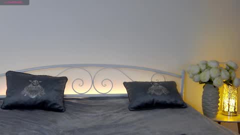 Liana online show from March 6, 2025, 2:29 pm