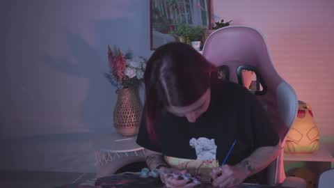 just call me Lana  and her security online show from December 21, 2024, 8:43 pm