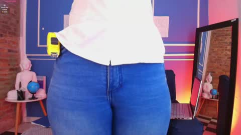  Lana  online show from April 15, 2026, 11:39 am