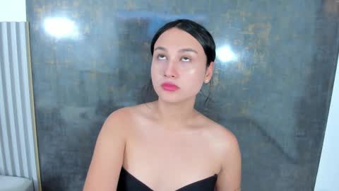 Lana online show from November 9, 2025, 7:45 pm