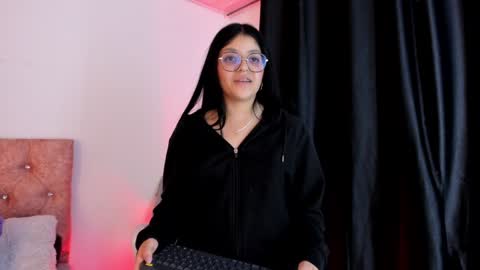 ... .          . ... online show from February 3, 2025, 6:17 pm