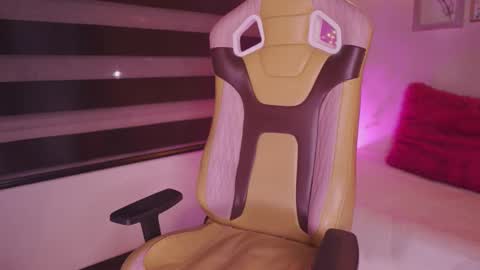 Lana online show from November 28, 2025, 2:03 am