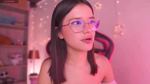 Lana online show from February 17, 2026, 11:33 pm