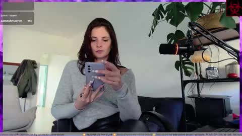 Lana The Virus online show from October 7, 2025, 12:57 pm