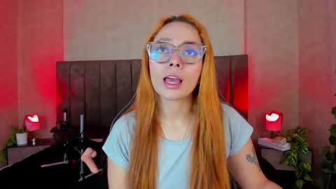 Lana online show from October 19, 2025, 5:08 am