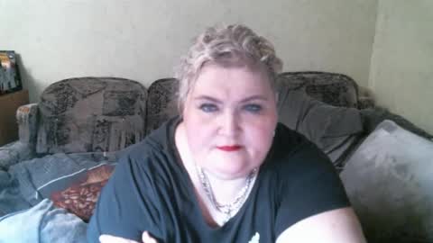 lanacat555 online show from March 7, 2025, 9:48 pm