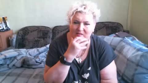 lanacat555 online show from September 12, 2025, 12:38 pm