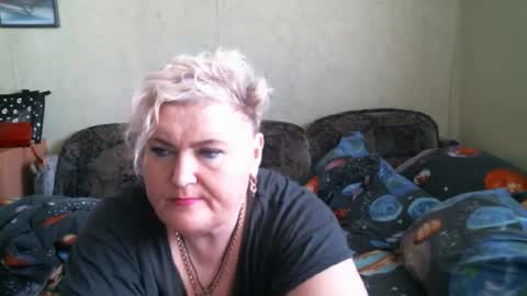 lanacat555 online show from October 7, 2025, 9:50 am