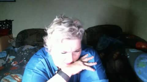 lanacat555 online show from October 9, 2025, 12:08 am