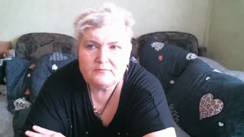 lanacat555 online show from April 3, 2026, 2:37 pm